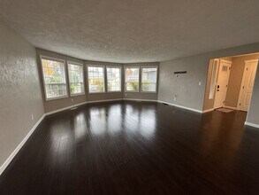 3160 Cheltenham Wy in Medford, OR - Building Photo - Building Photo