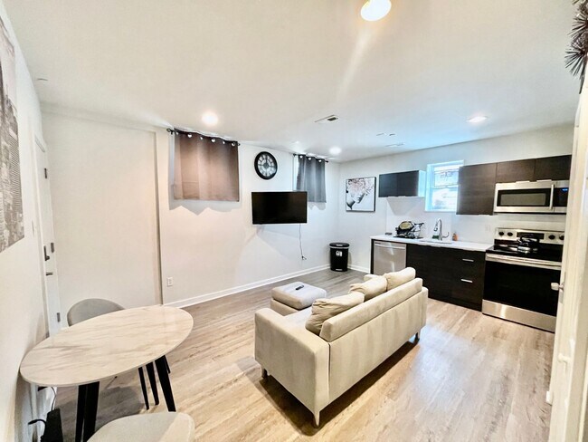 1324 N 17th St in Philadelphia, PA - Building Photo - Building Photo