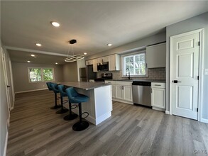 354 1/2 Gertrude St in Syracuse, NY - Building Photo - Building Photo