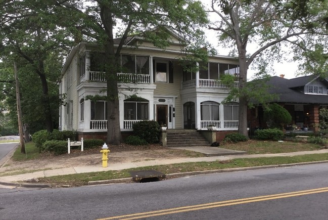 Twin Oaks Apartments in Macon, GA - Building Photo - Building Photo