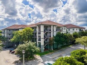 Riverside Villas at Coral Springs in Coral Springs, FL - Foto de edificio - Building Photo