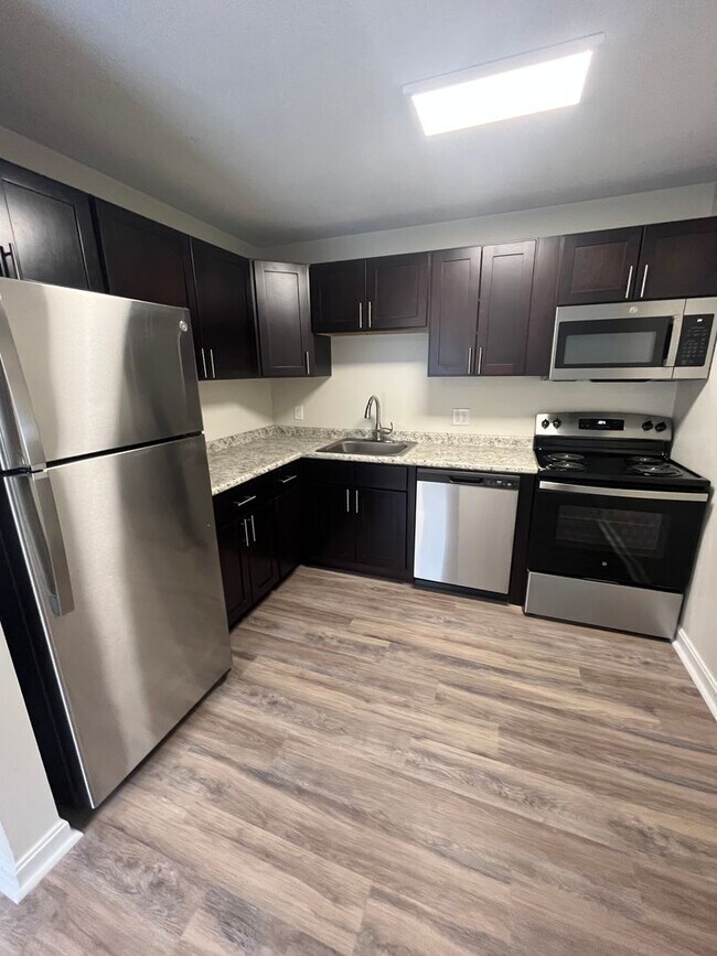 38 Indian Brook Cir in Rochester, NH - Building Photo - Building Photo