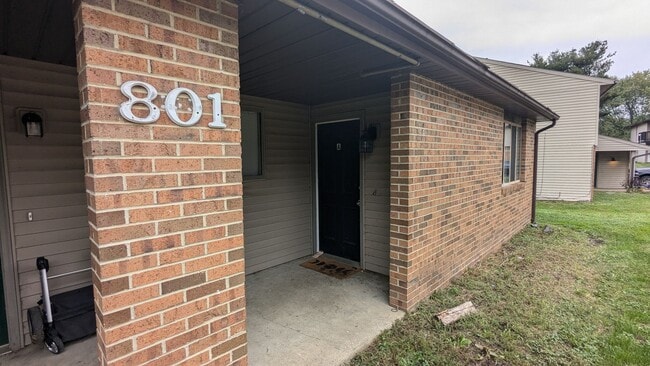 801 Kerns Dr NE in Bolivar, OH - Building Photo - Building Photo