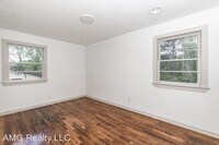 634 Woodburn Dr photo'