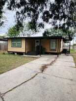 28 S 13th St in Alamo, TX - Building Photo