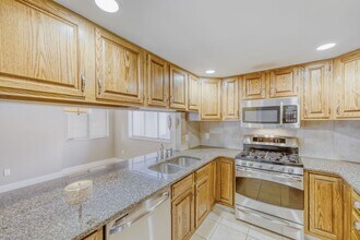 4475 Laguna Pl, Unit 212 in Boulder, CO - Building Photo - Building Photo