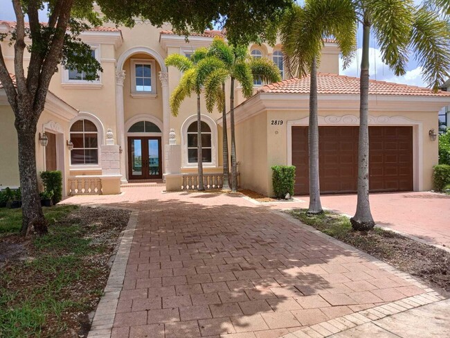 2819 Pillsbury Way in Wellington, FL - Building Photo - Building Photo