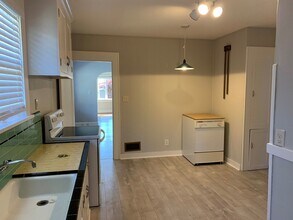 5333 NE Wistaria Dr in Portland, OR - Building Photo - Building Photo