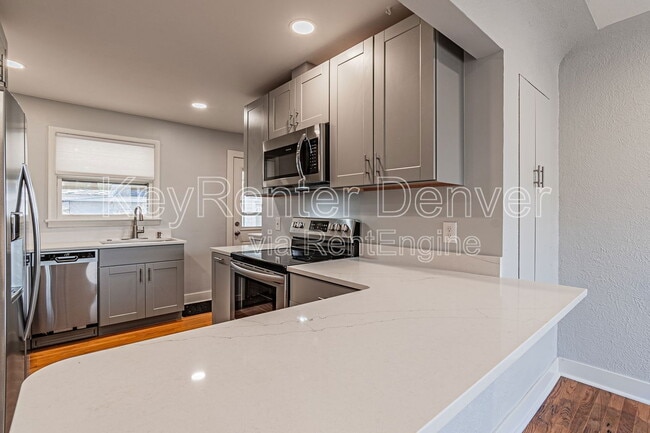 3674 S Logan St in Englewood, CO - Building Photo - Building Photo