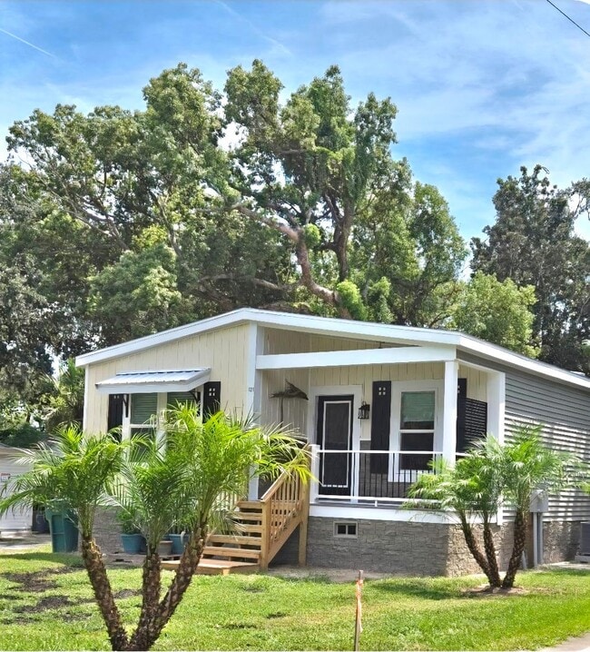 property at 121 12th St