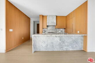 211 Elm Ct in Los Angeles, CA - Building Photo - Building Photo