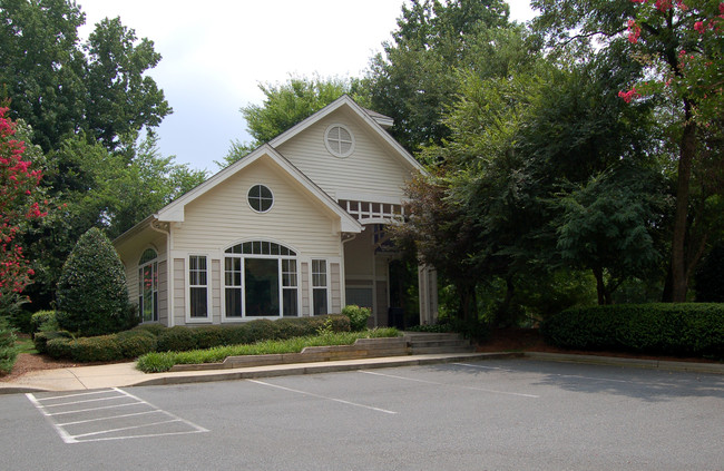 Park Lane Apartments in Charlotte, NC - Foto de edificio - Building Photo