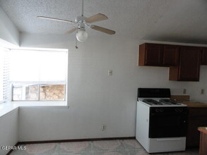 1770 Dick Mayers Dr in El Paso, TX - Building Photo - Building Photo