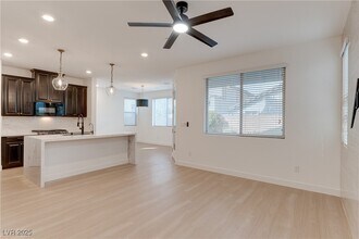 920 Lotus Falls St in Henderson, NV - Building Photo - Building Photo