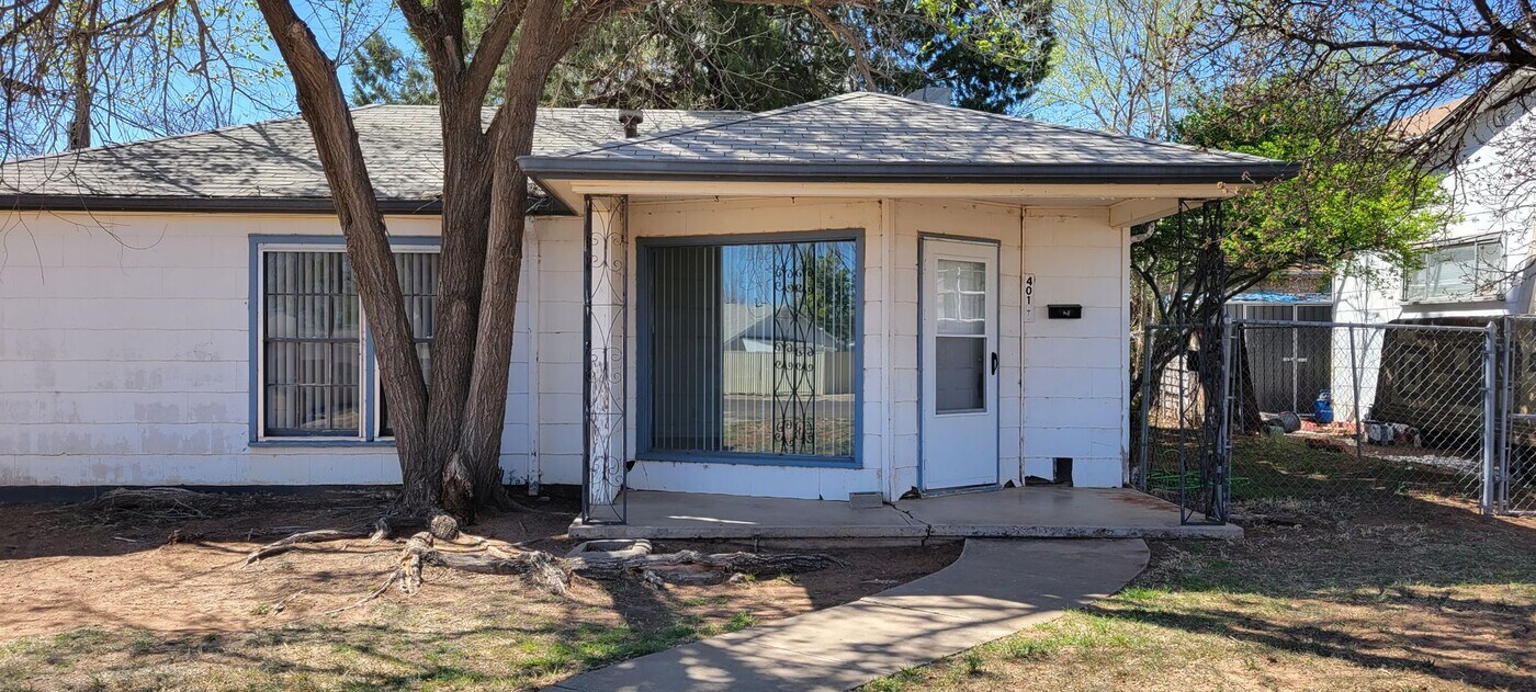 401-401-401-402 16th St in Clovis, NM - Building Photo