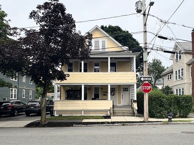 30 Allen St in Arlington, MA - Building Photo - Building Photo