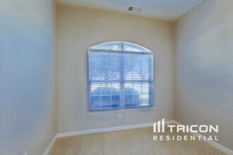 616 Meadow Springs Dr in Glenn Heights, TX - Building Photo - Building Photo