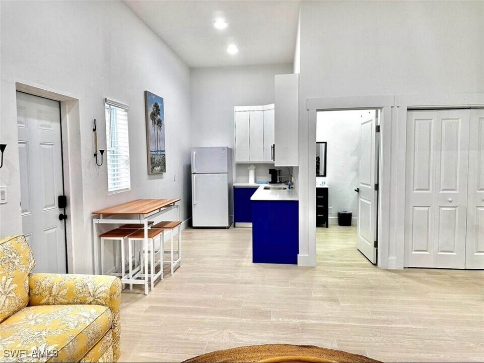 2881 Santa Barbara Blvd in Naples, FL - Building Photo