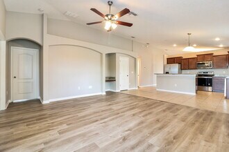 509 Vista Ridge Dr in Ruskin, FL - Building Photo - Building Photo