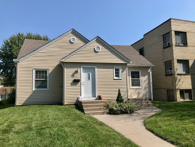 2121 16th St, Unit 2121 South