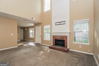 7175 Springchase Way in Austell, GA - Building Photo - Building Photo
