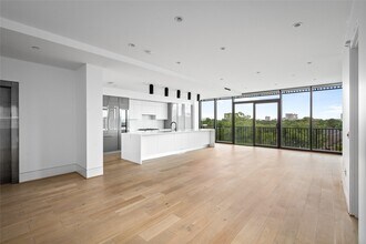 2406 Tangley St in Houston, TX - Building Photo - Building Photo