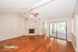 10857 Knottingby Dr, Unit II-102 in Jacksonville, FL - Foto de edificio - Building Photo