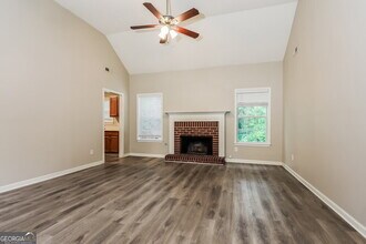 10990 Knotty Pine Pl in Hampton, GA - Building Photo - Building Photo