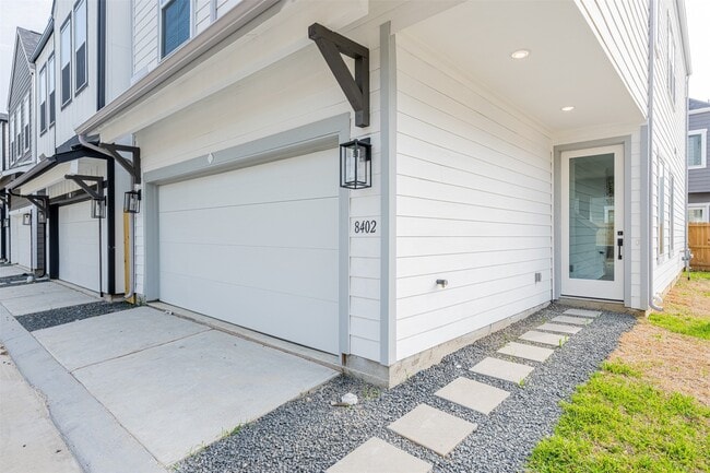 8402 Berry Green Ln in Houston, TX - Building Photo - Building Photo