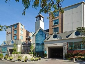 Riva Pointe in Weehawken, NJ - Foto de edificio - Building Photo