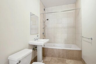 65 W 13th St in New York, NY - Building Photo - Building Photo