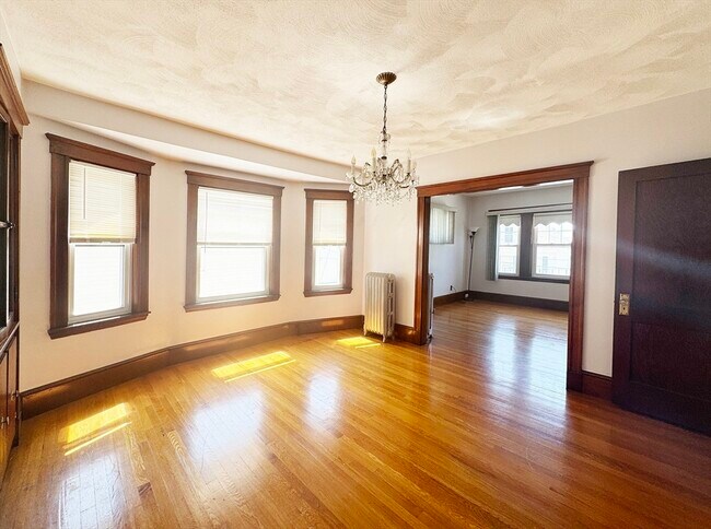 property at 211 Gladstone St