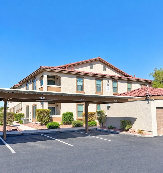 property at 2305 W Horizon Ridge Pkwy