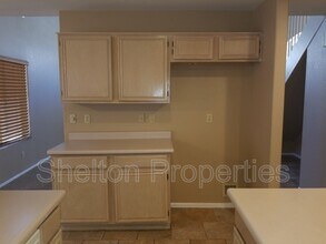 6822 W Louise Dr in Glendale, AZ - Building Photo - Building Photo