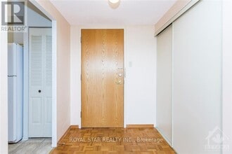 2760 Carousel Crescent in Ottawa, ON - Building Photo - Building Photo