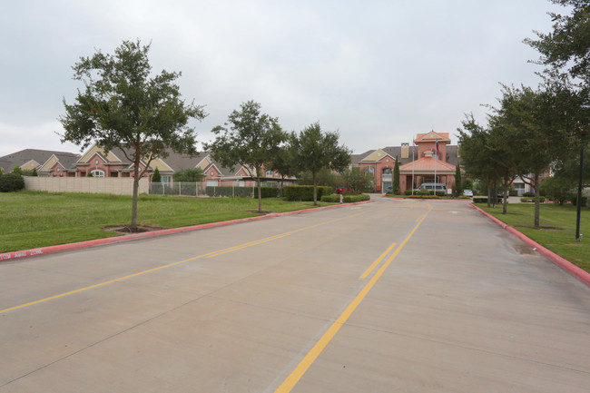 Brazos Senior Villas in Rosenberg, TX - Foto de edificio - Building Photo