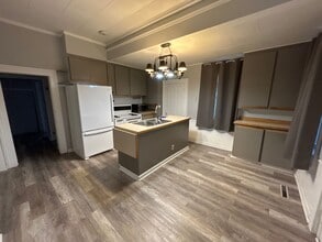 1402 O Ave in La Grande, OR - Building Photo - Building Photo