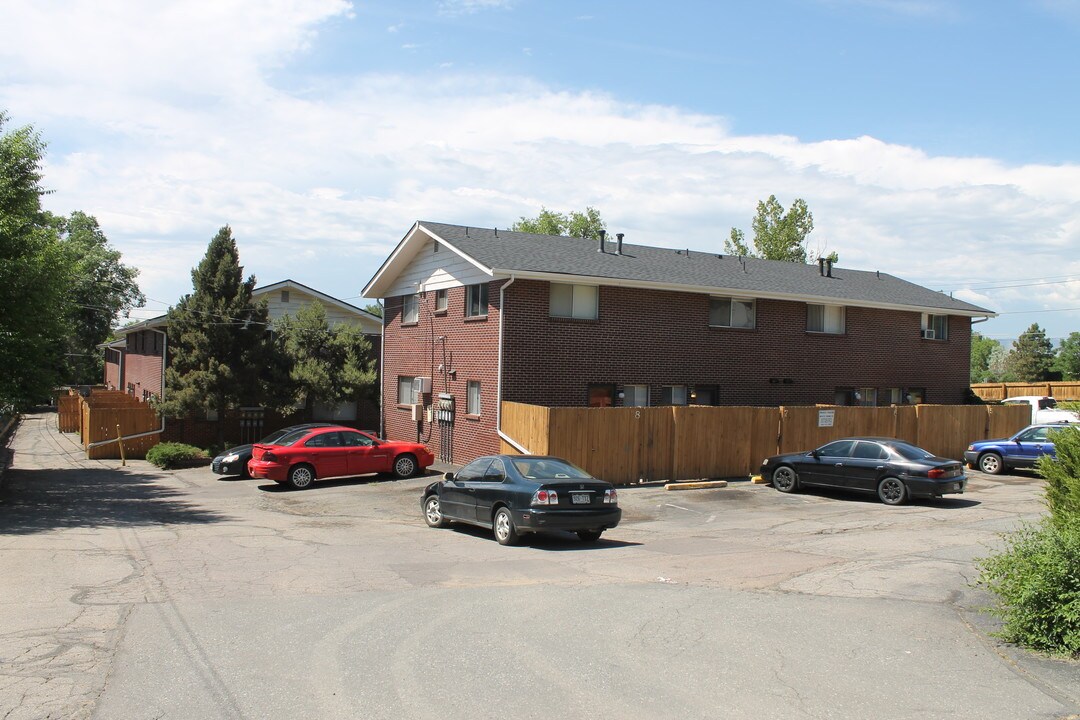 Shadowood Townhomes in Arvada, CO - Building Photo