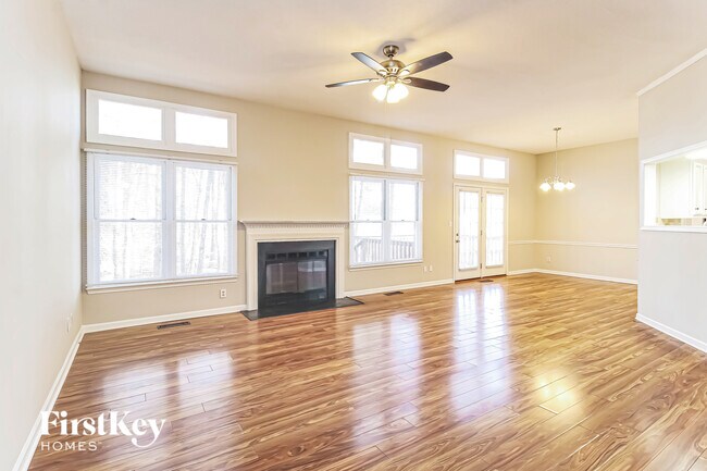 6507 River Hills Dr in Greensboro, NC - Foto de edificio - Building Photo