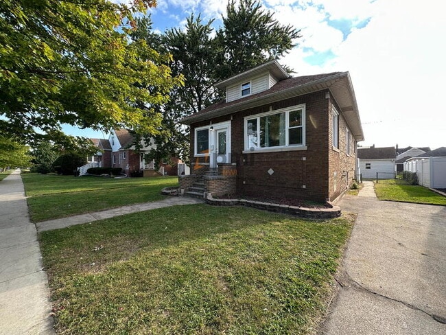 2123 Davis Ave in Whiting, IN - Building Photo - Building Photo