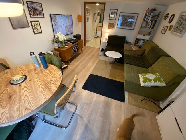 3429 Wallingford Ave N, Unit 200 in Seattle, WA - Building Photo - Building Photo