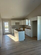 302 Jennifer in Germantown, IL - Building Photo - Building Photo