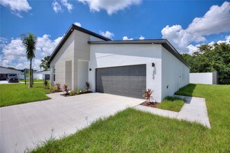 300 Royal Palm Wy in Winter Haven, FL - Building Photo - Building Photo