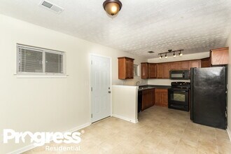 3671 Larkspur Terrace in Decatur, GA - Foto de edificio - Building Photo