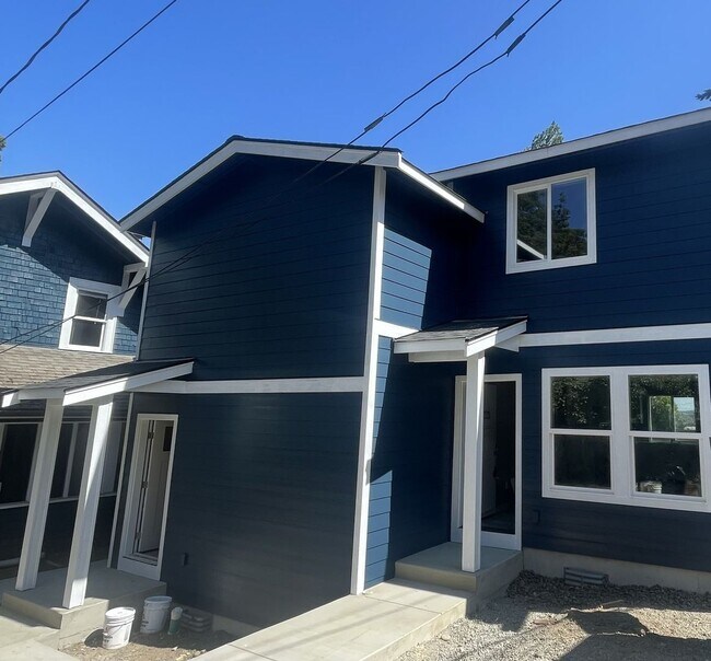922 Billy Frank Jr. St in Bellingham, WA - Building Photo - Building Photo