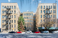 Herold Park in Bronx, NY - Foto de edificio - Building Photo