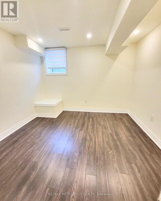 923 Penson Cres in Milton, ON - Building Photo - Building Photo