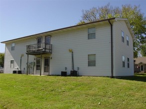 110 N Madison Ave in Knob Noster, MO - Building Photo - Other