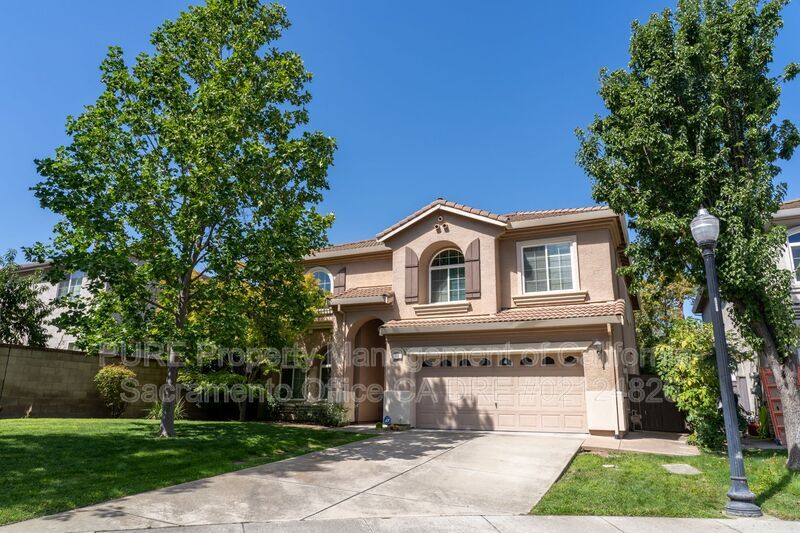 40 Ladyhawk Ct in Sacramento, CA - Building Photo