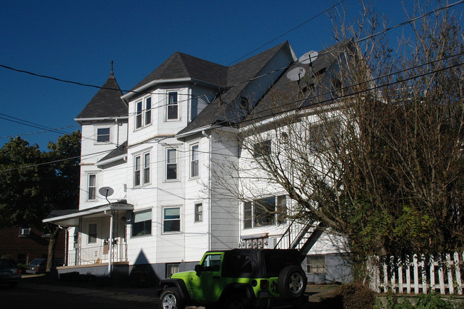 270 W 4th St in Bloomsburg, PA - Building Photo - Building Photo